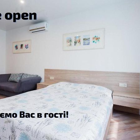 Modern Studio Apartments Киев Экстерьер фото