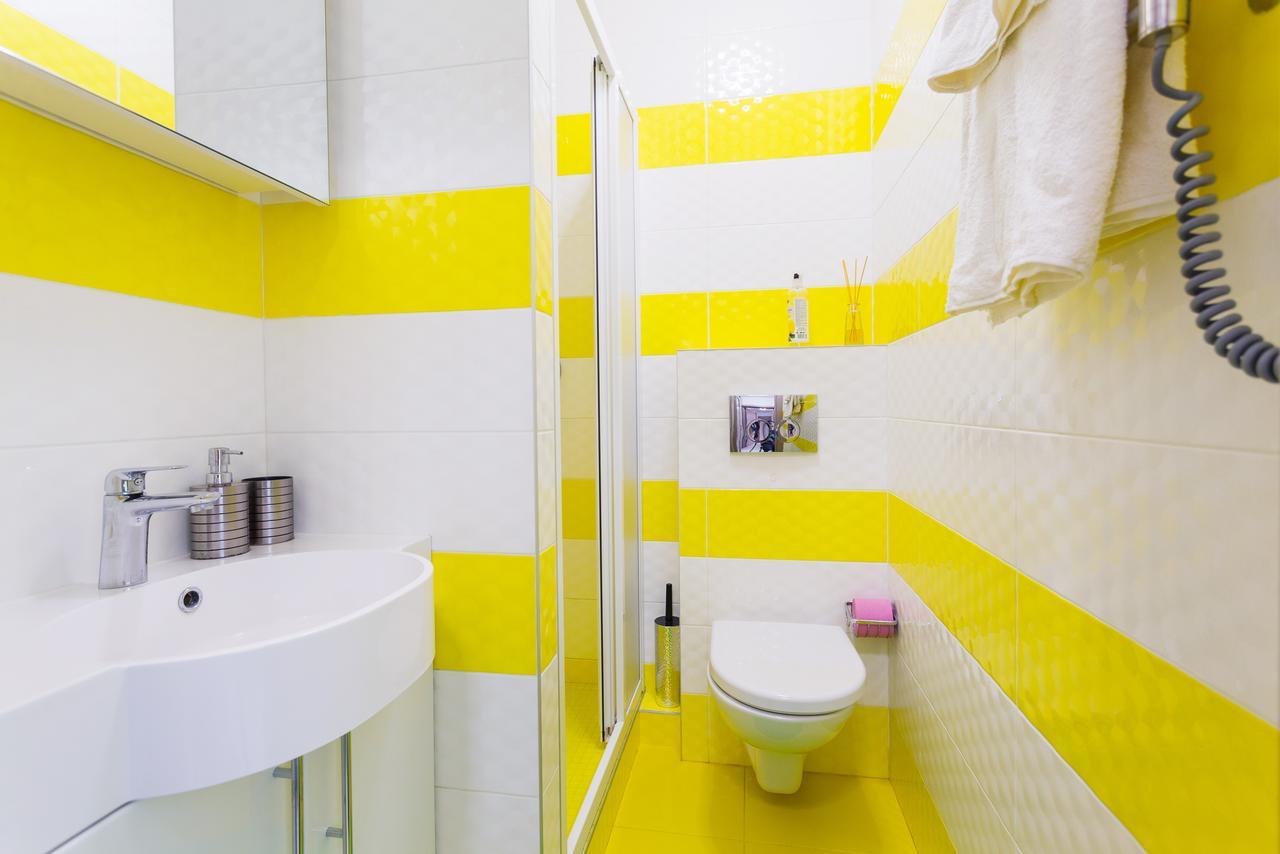Modern Studio Apartments Киев Экстерьер фото