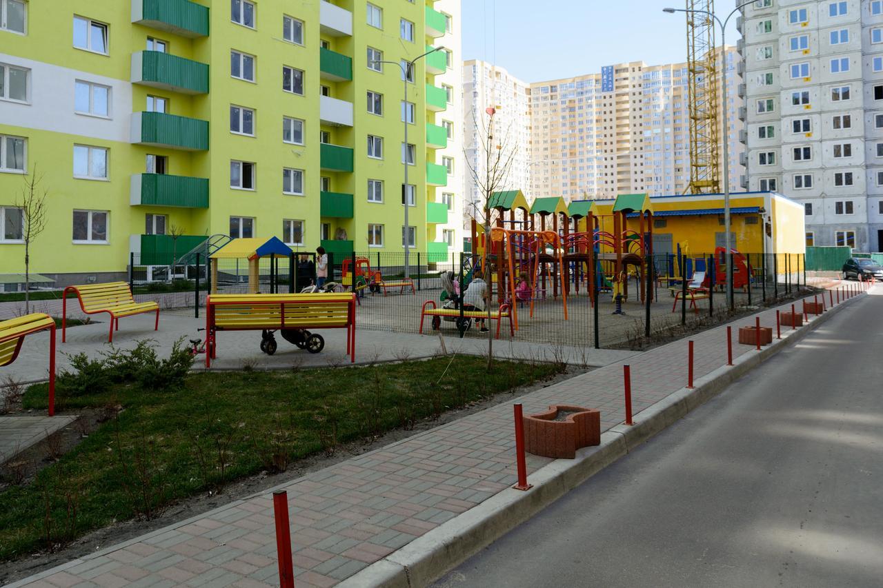 Modern Studio Apartments Киев Экстерьер фото